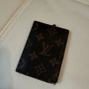 Brown Leather Men’s Card Holder Wallet. Needs to be restored.